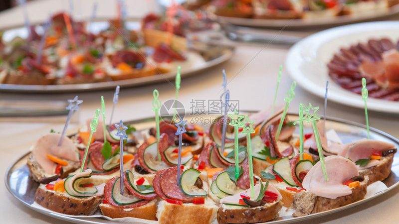 行业背景：烘焙市场崛起，原料需求激增