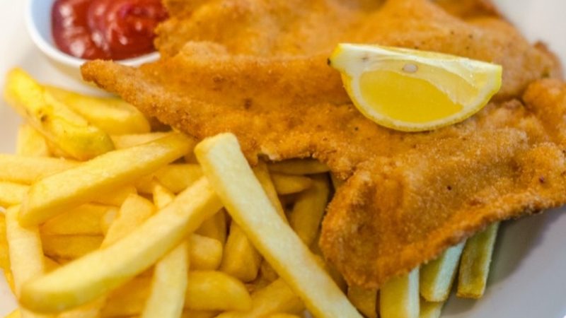 餐饮加盟，如何选择十大品牌？揭秘加盟费用真相**